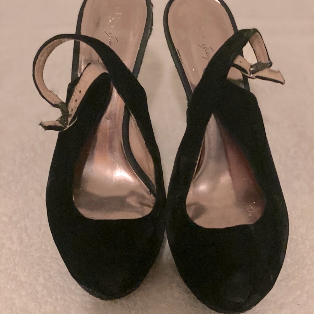 ABS Allen Schwartz black velvet heels